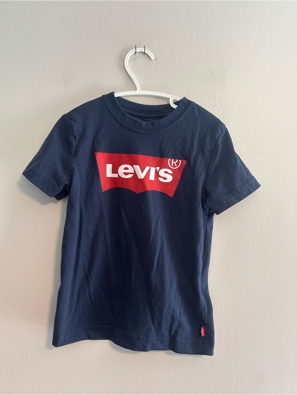 Levi's toddler 4 Navy Blue short sleeve T-shirt with red logo graphic